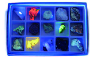 螢光礦物標本