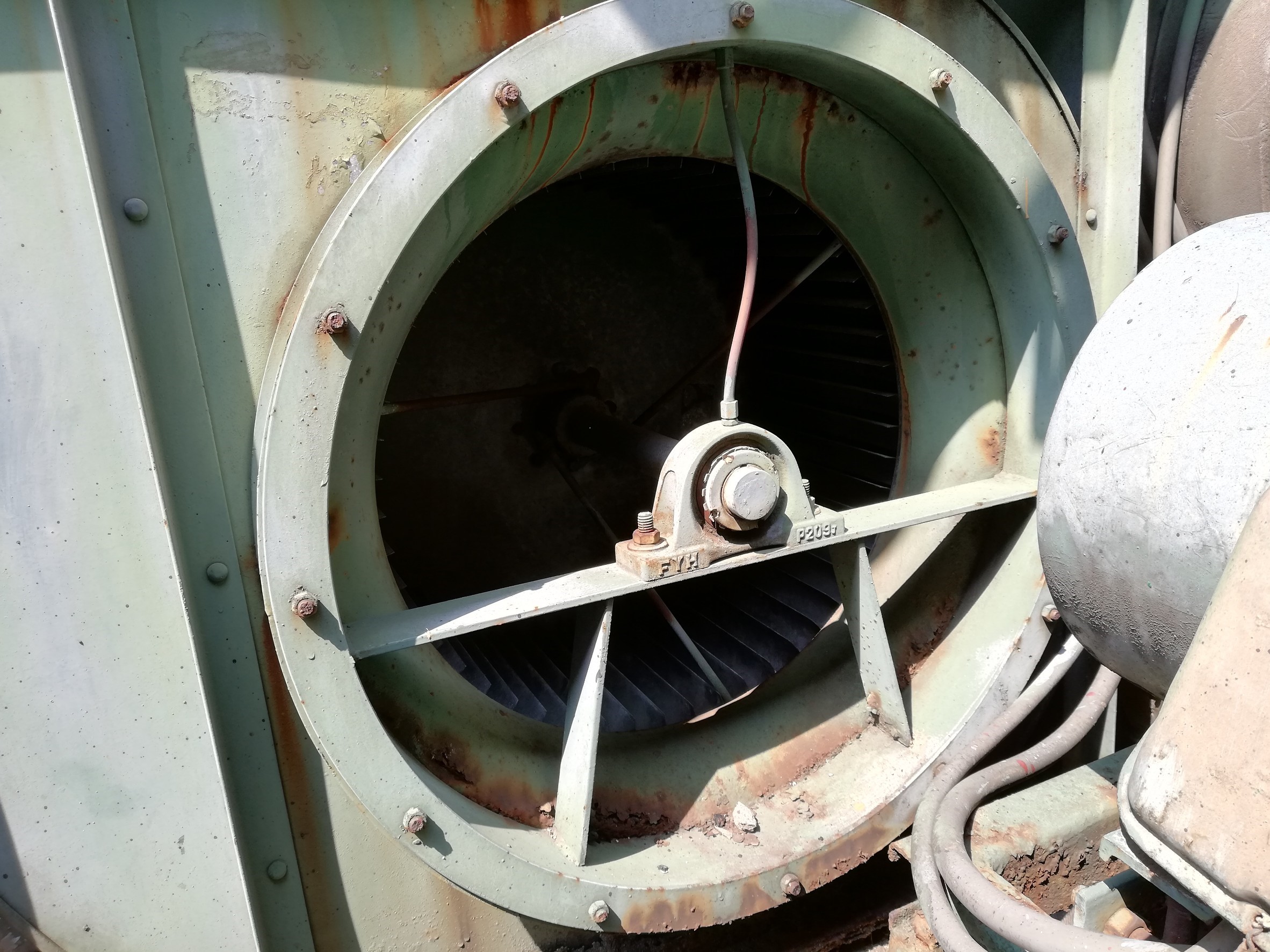 新北市中和住家社區-屋頂風車更新