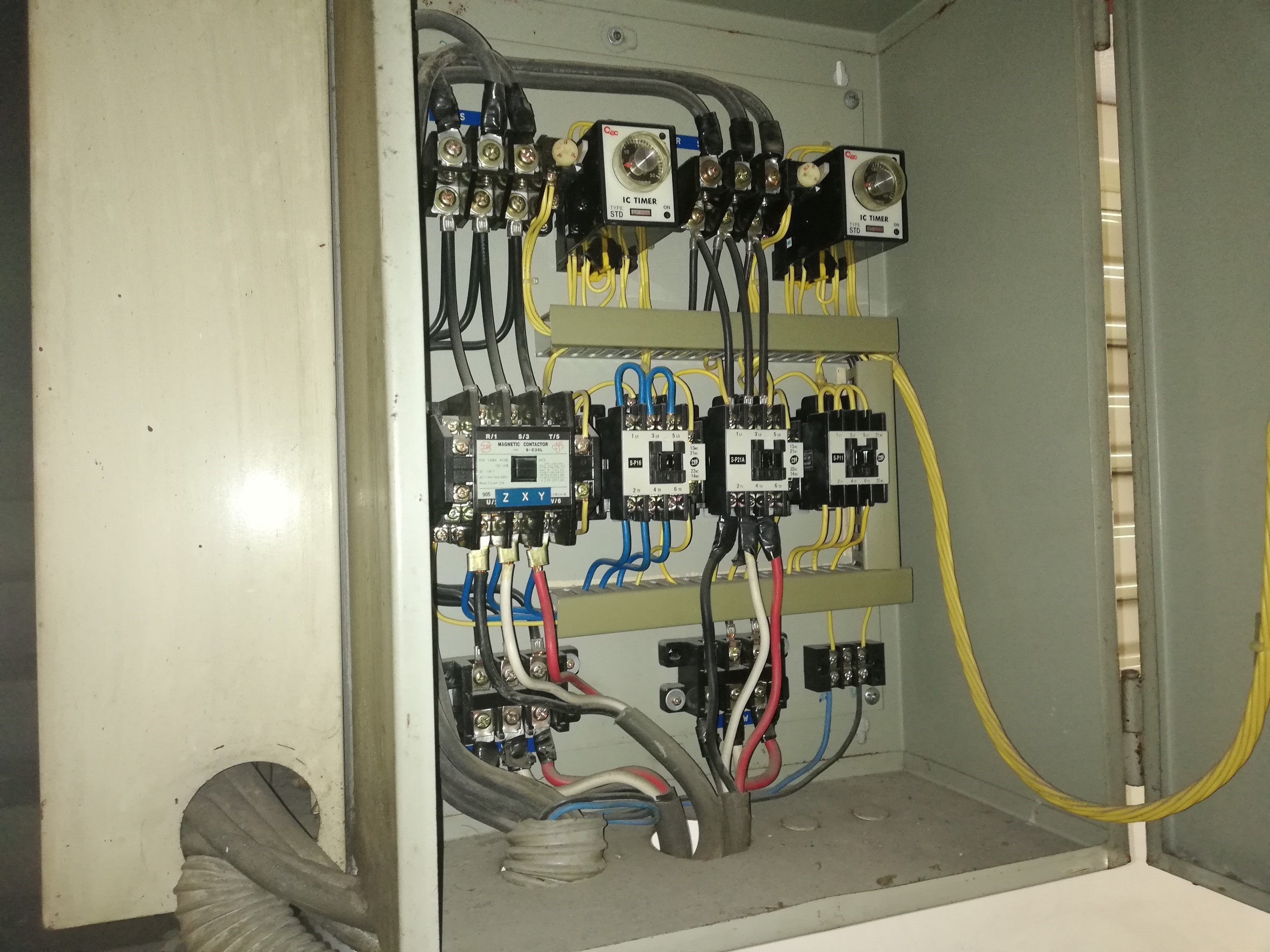 新北市中和住家社區-屋頂風車更新