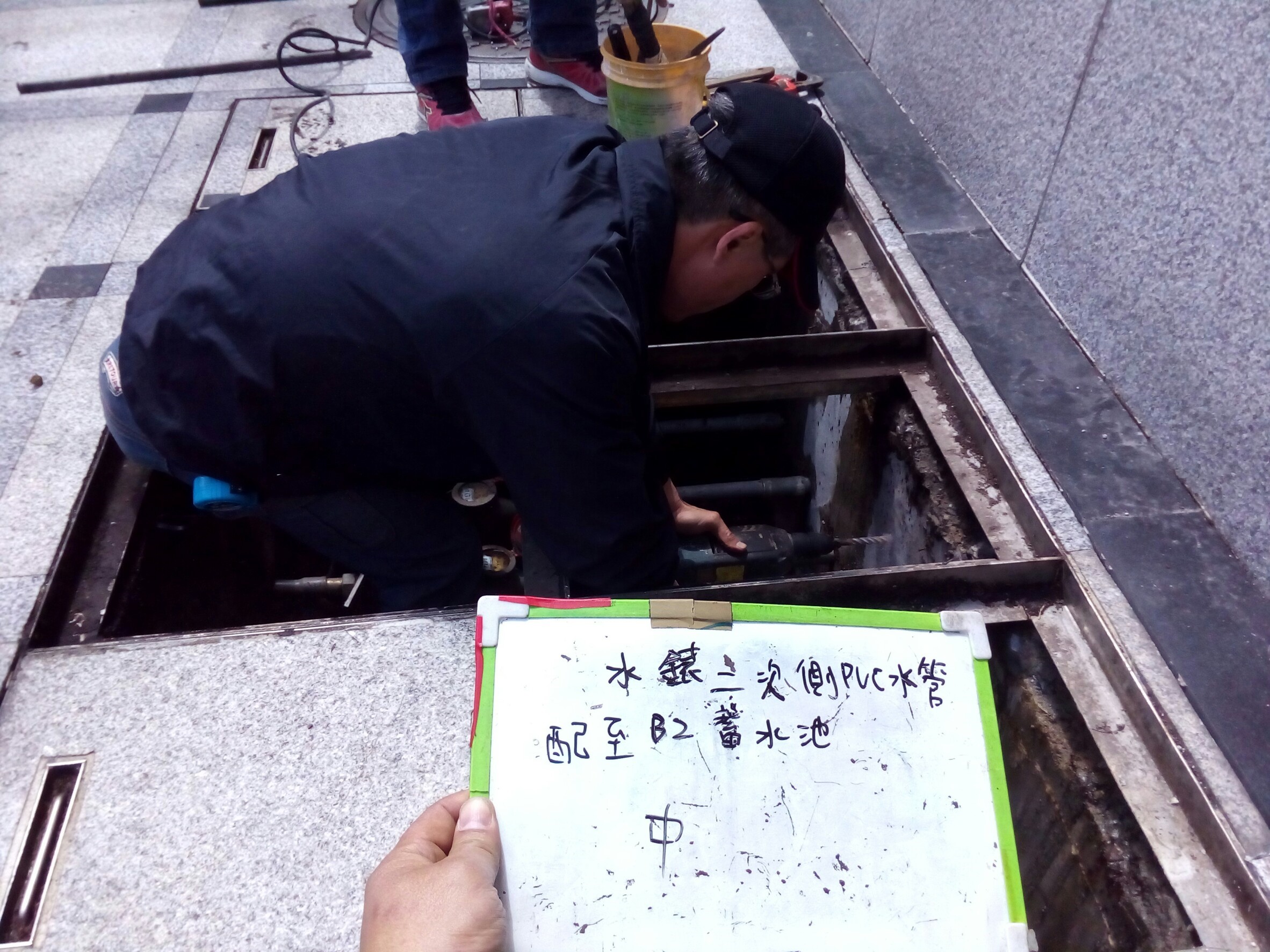 水錶二次側PVC水管配至B2蓄水池-新北市中和區社區住家