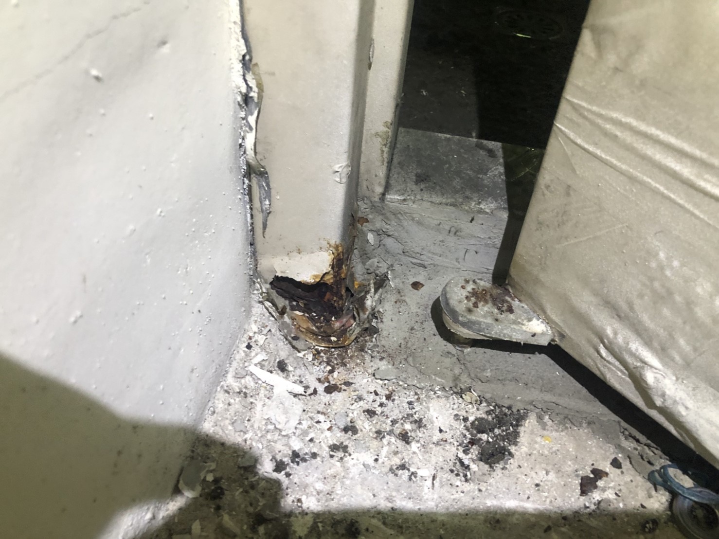 新北市中和區社區住家-安全門鏽蝕