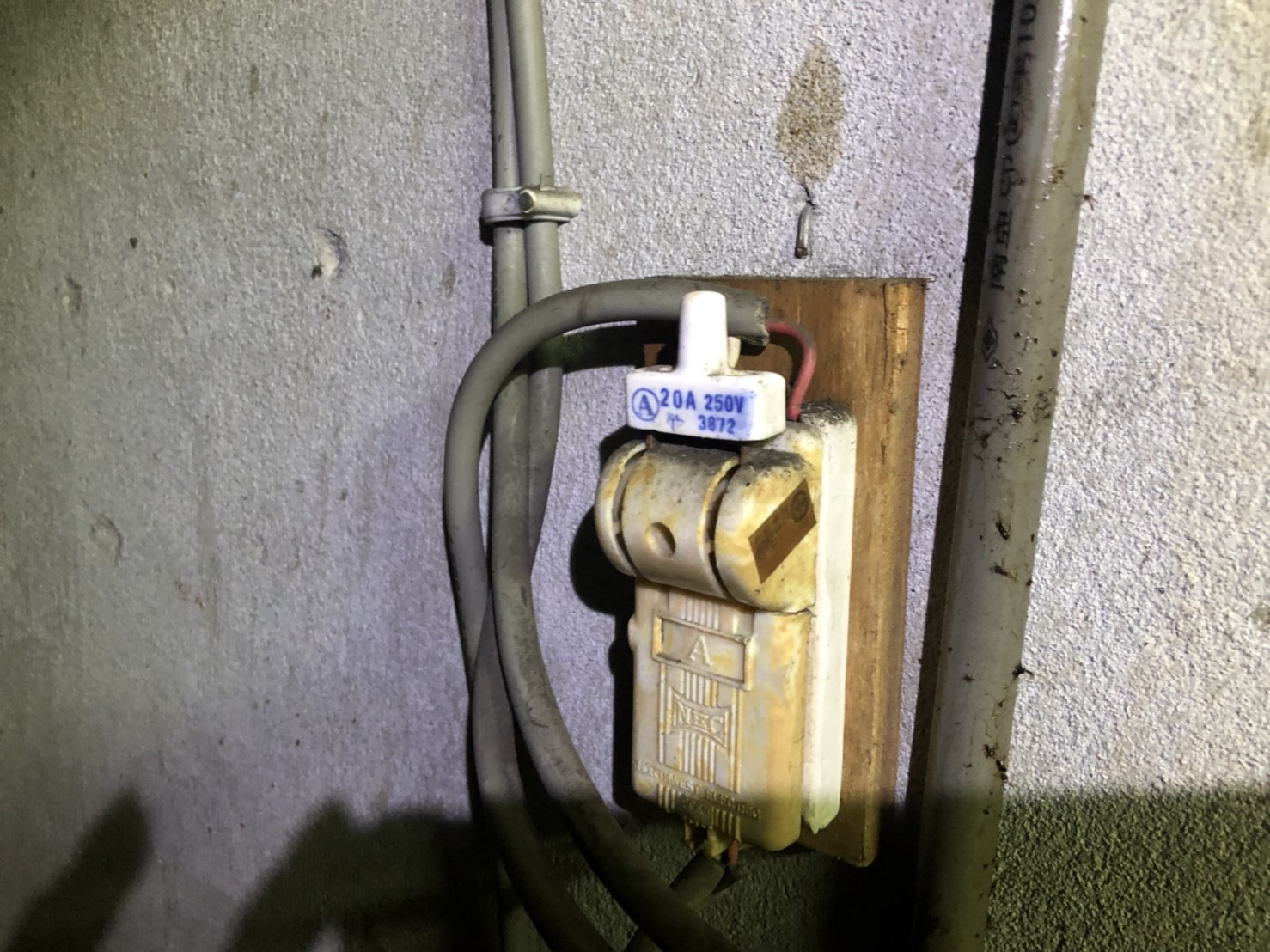 新北市新店區社區大樓-NFB故障