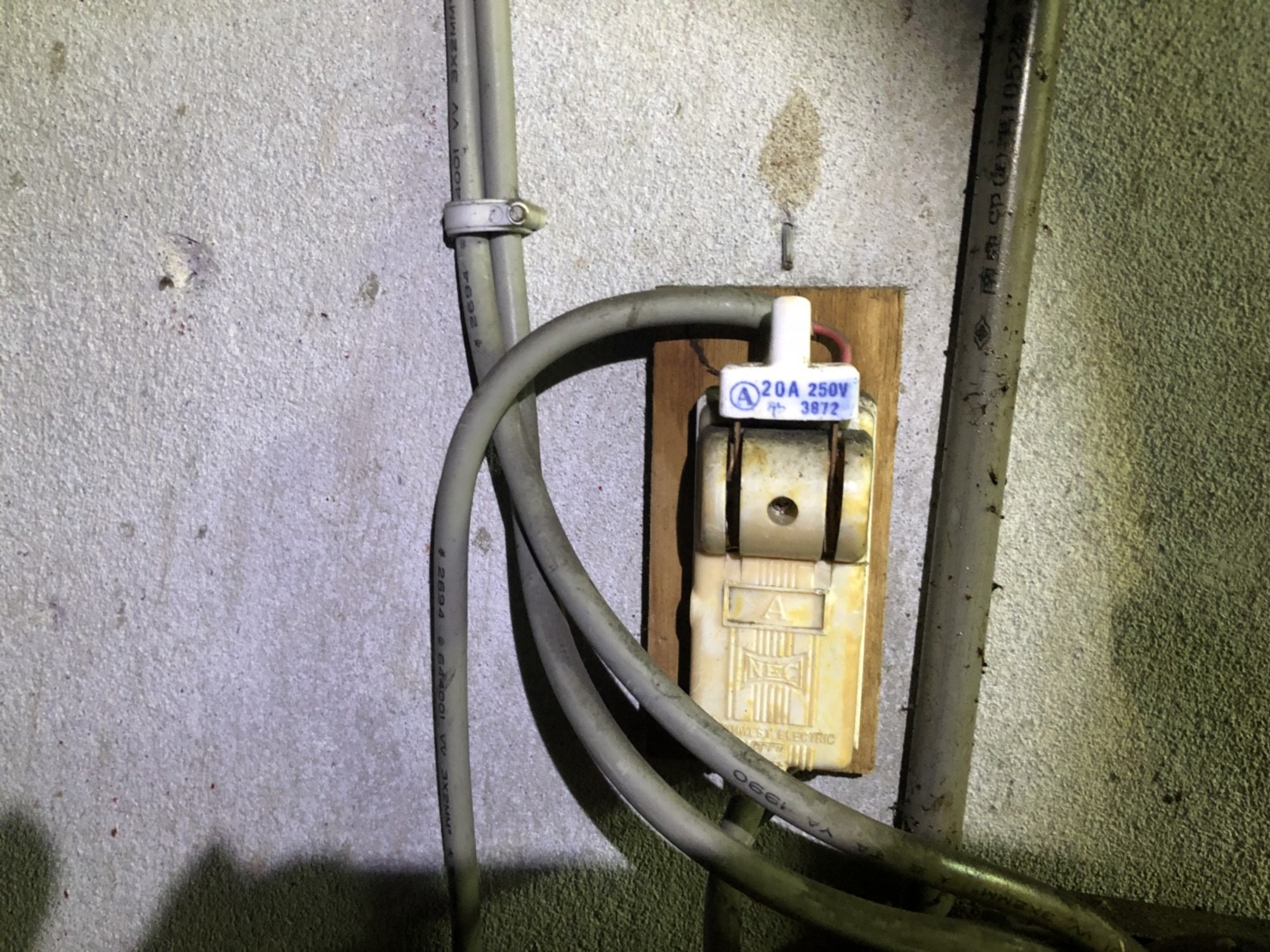 新北市新店區社區大樓-NFB故障