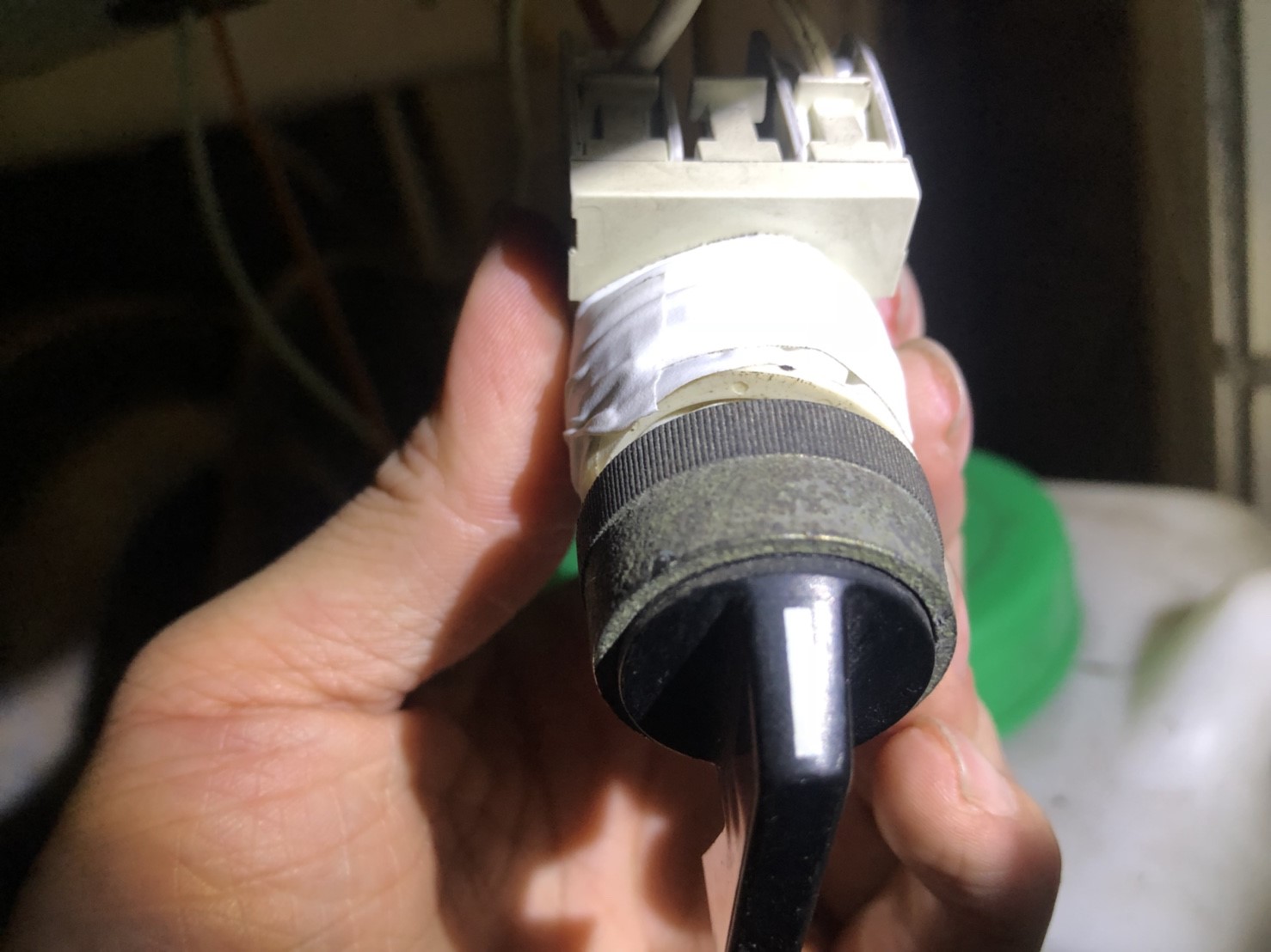 新北市新店區社區大樓-發電機旋鈕維修