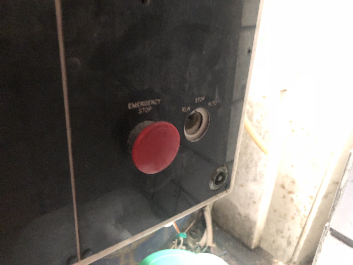 新北市新店區社區大樓-發電機旋鈕維修