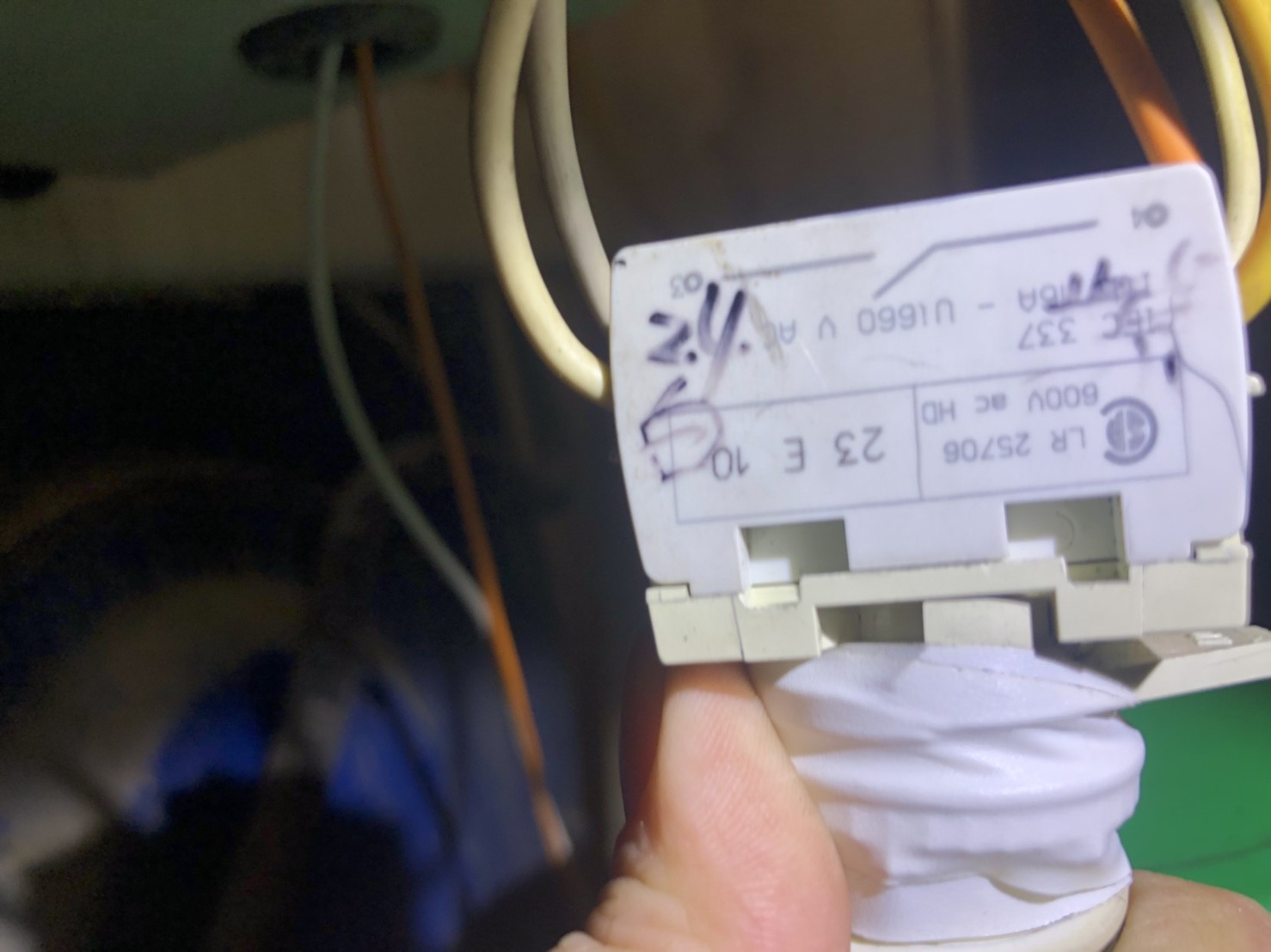 新北市新店區社區大樓-發電機旋鈕維修