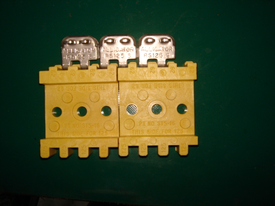 皮帶板扣接頭模具