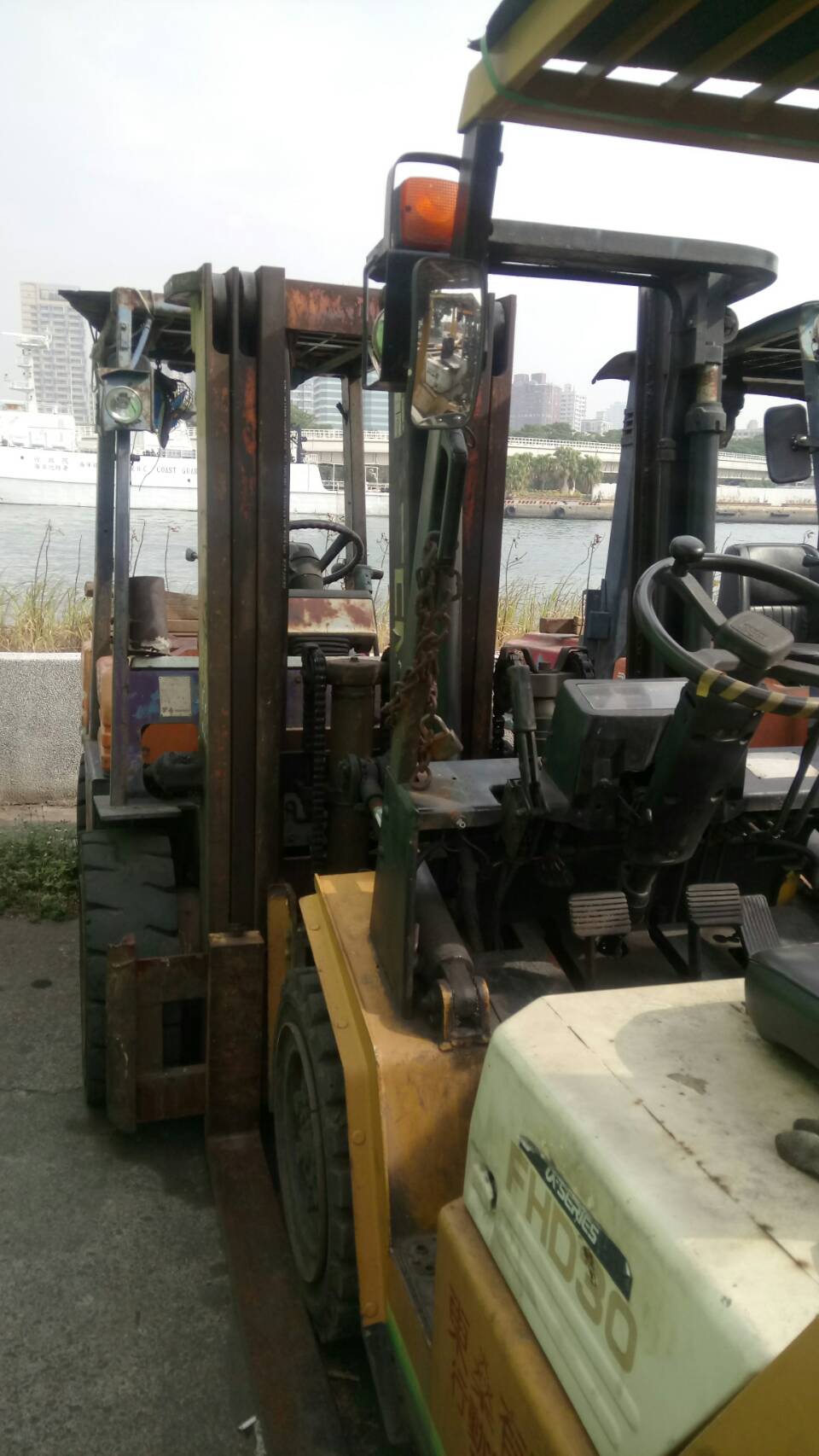 進出口貨櫃裝卸