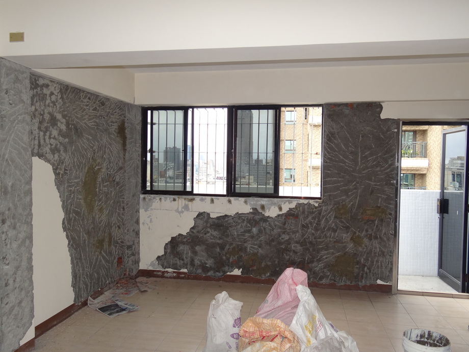 打除牆面至結構層