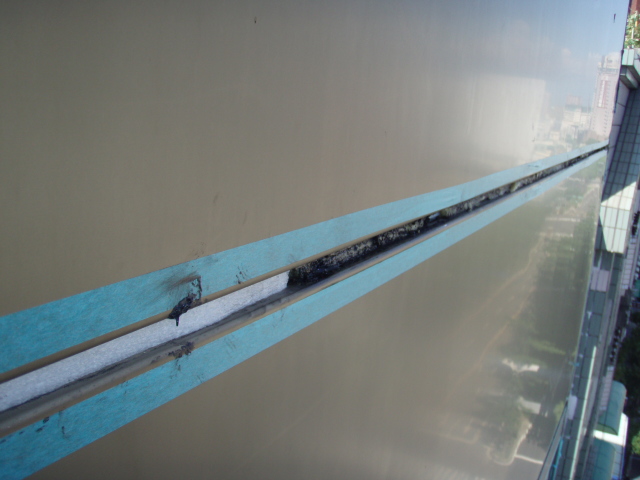 施工中(填裝PU棒)