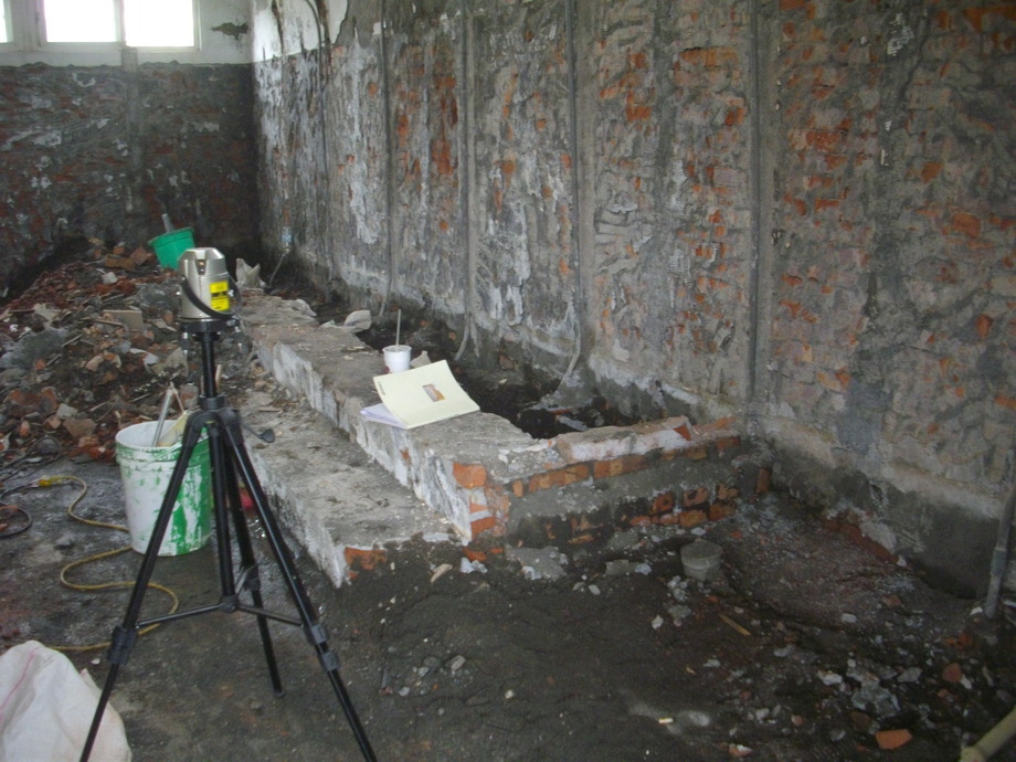 施工前(打鑿牆面結構)