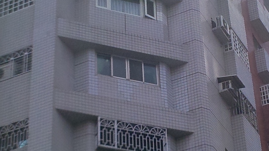 大樓外牆磁磚修補(後)