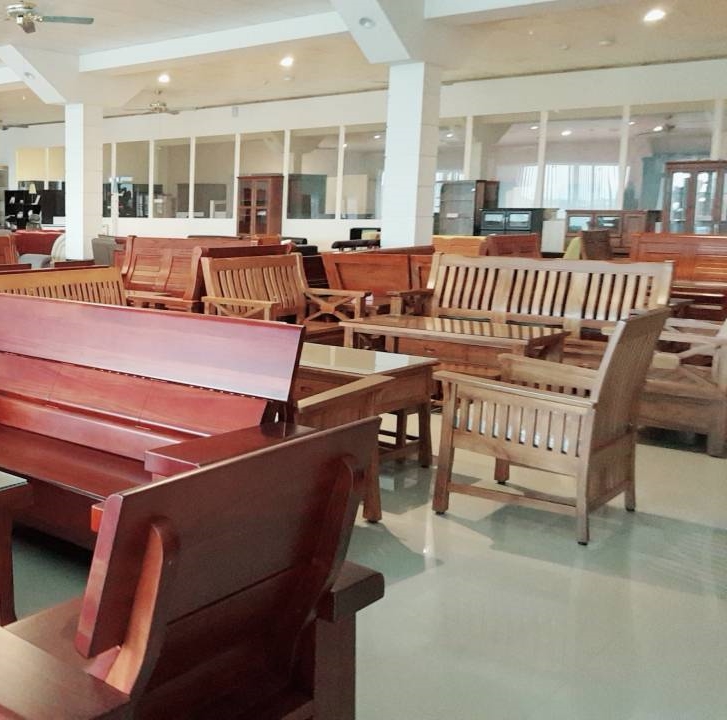 建成億傢俱展示-原木家具