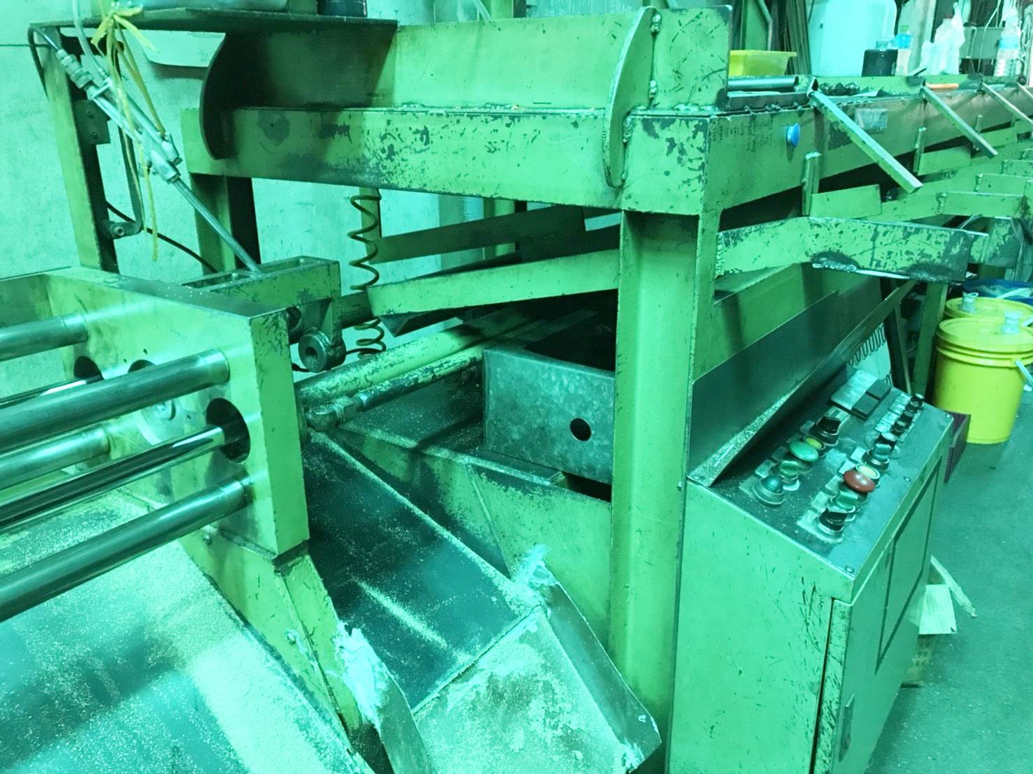 岱冠公司廠房設備照2