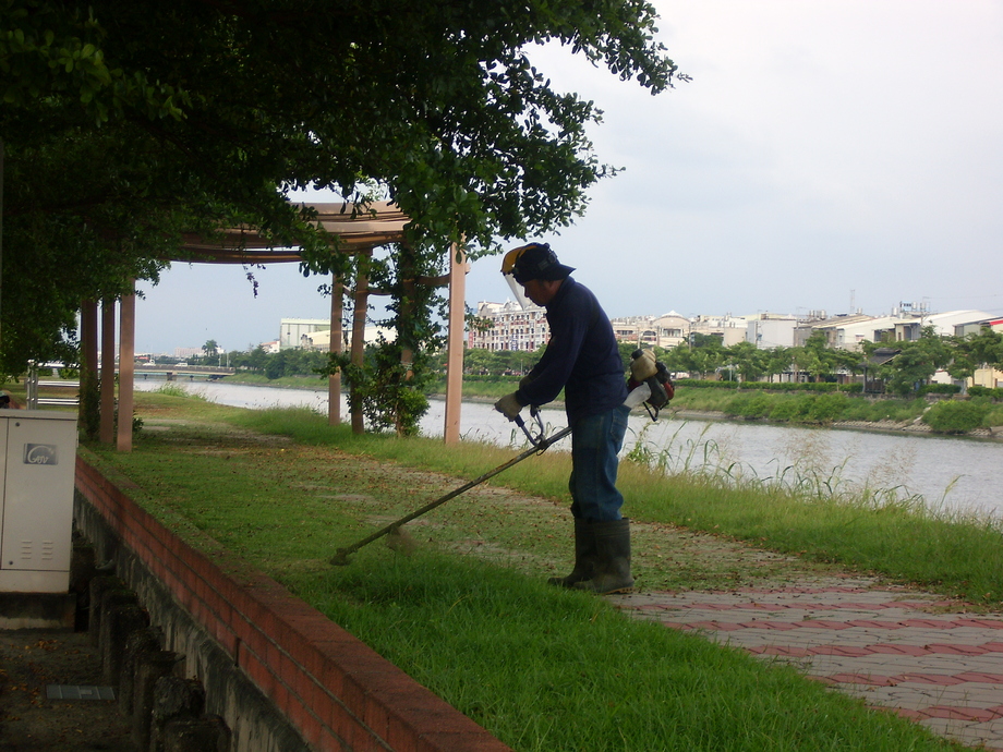 台南除草工