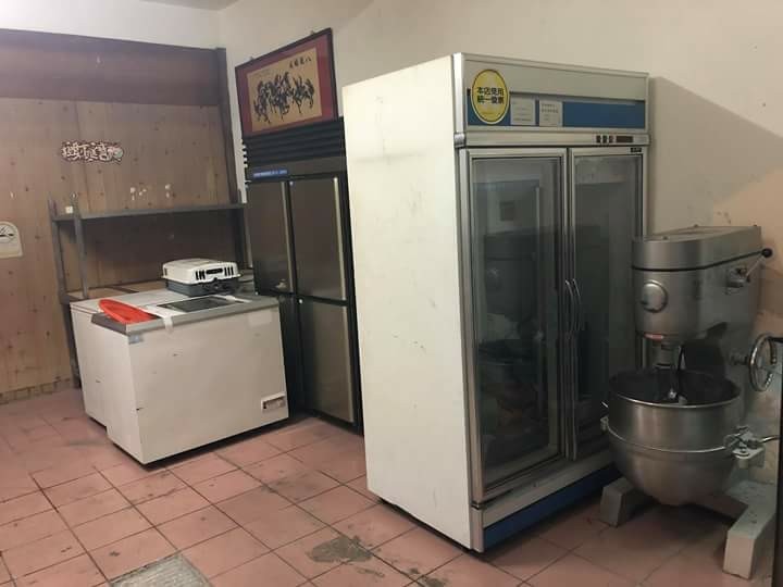 店面設備儀器原木桌搬運5