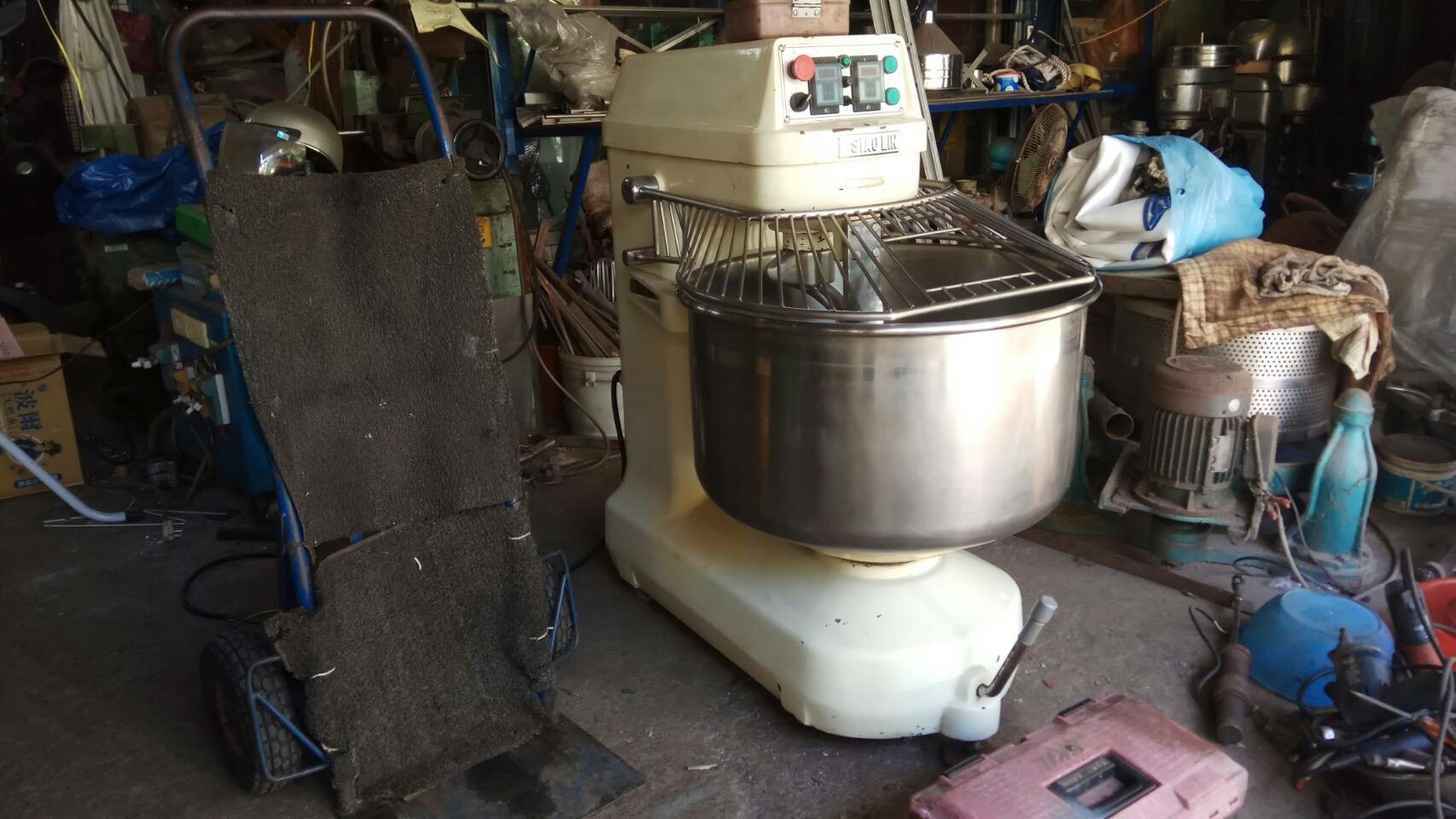 店面設備儀器原木桌搬運8