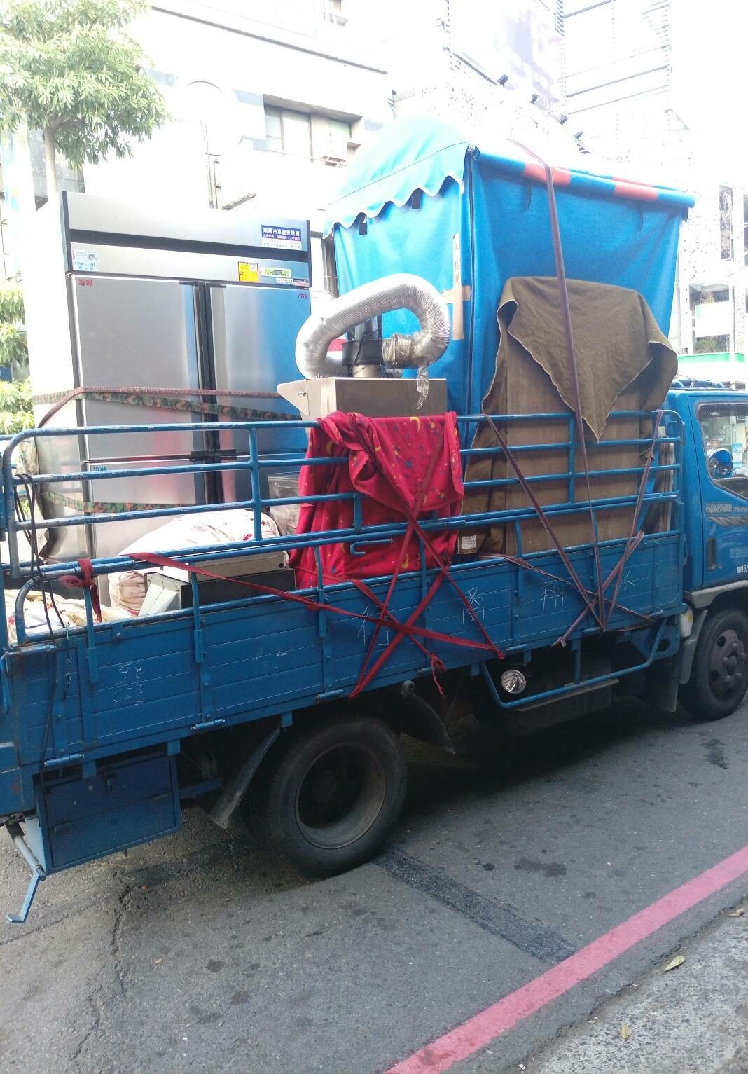 店面設備儀器原木桌搬運12