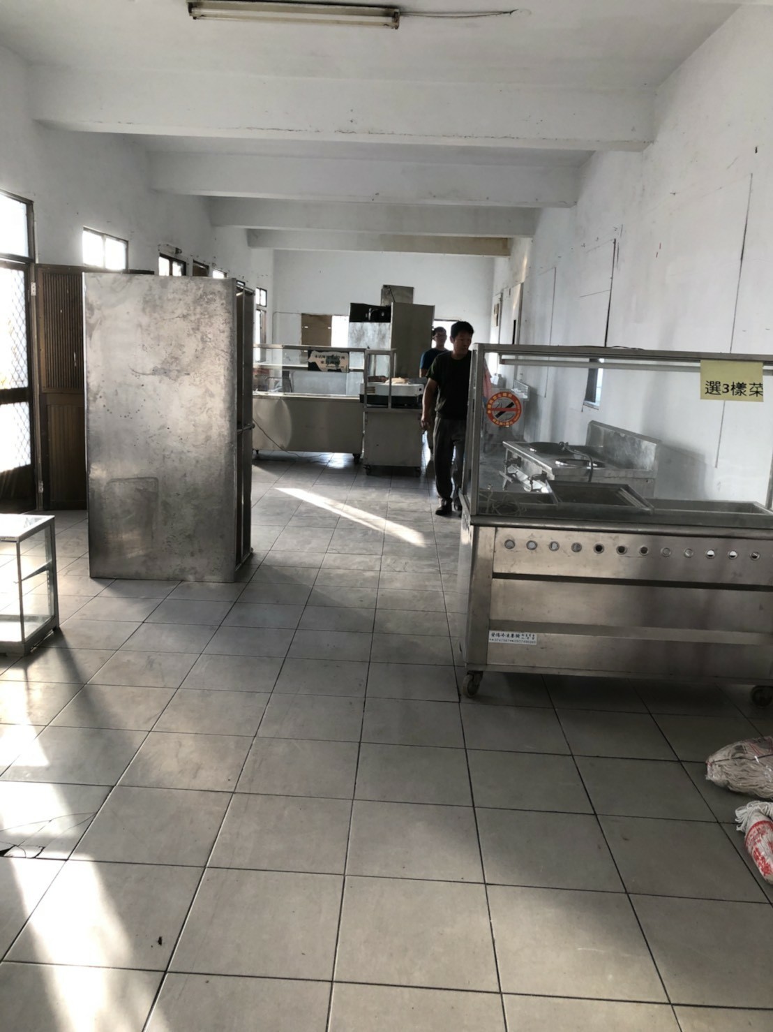 店面設備儀器原木桌搬運15