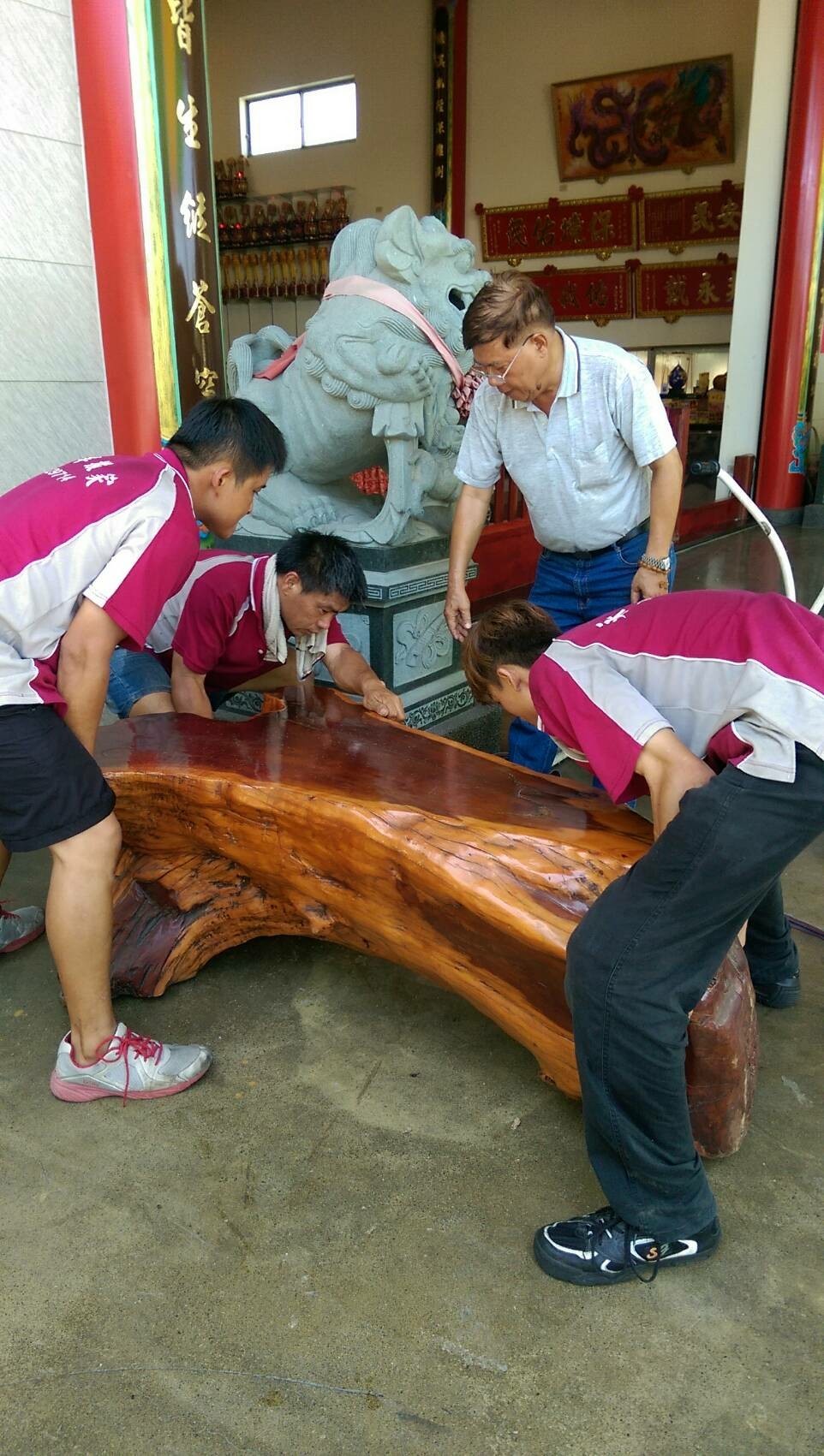 店面設備儀器原木桌搬運19