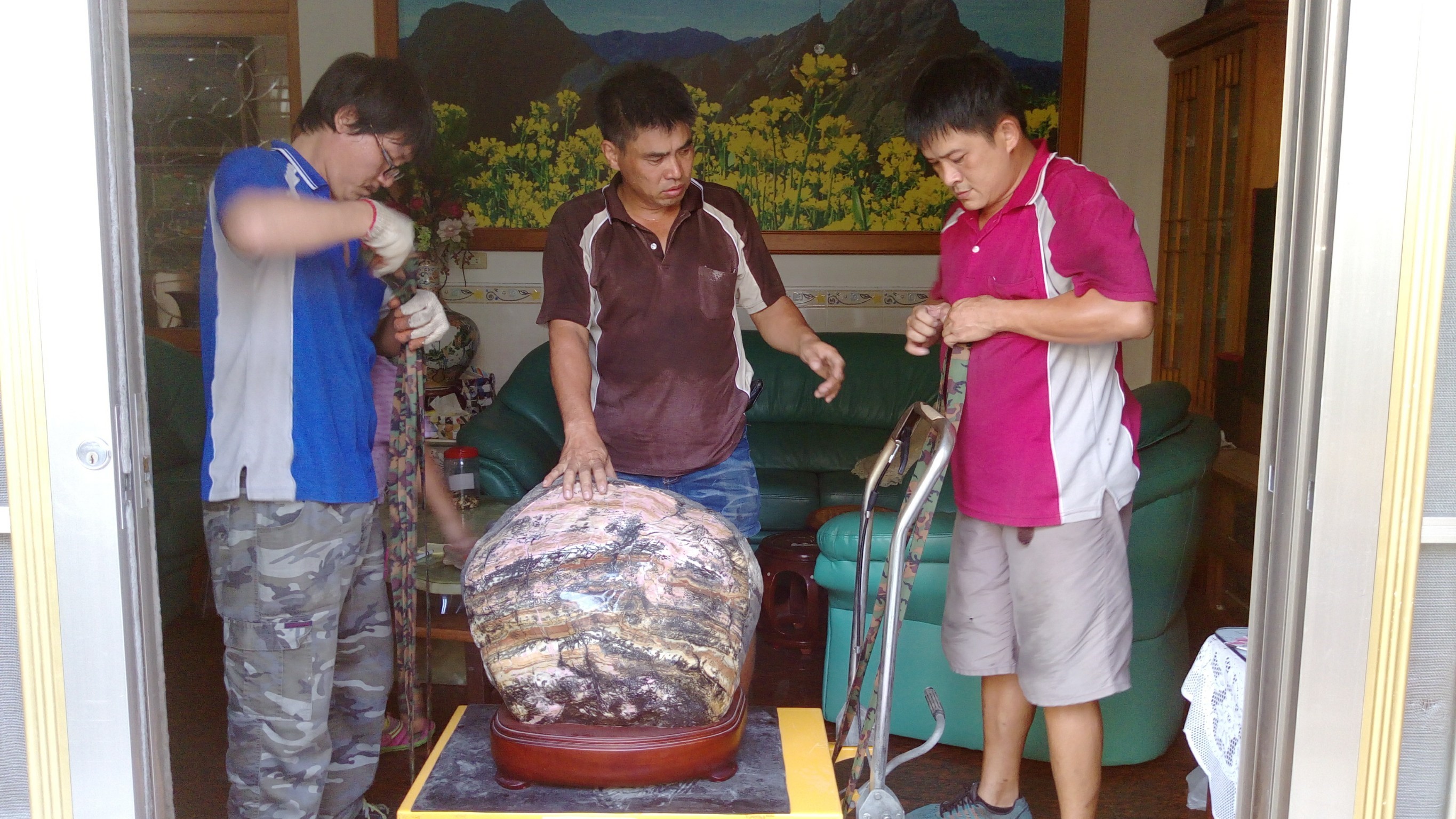 店面設備儀器原木桌搬運23