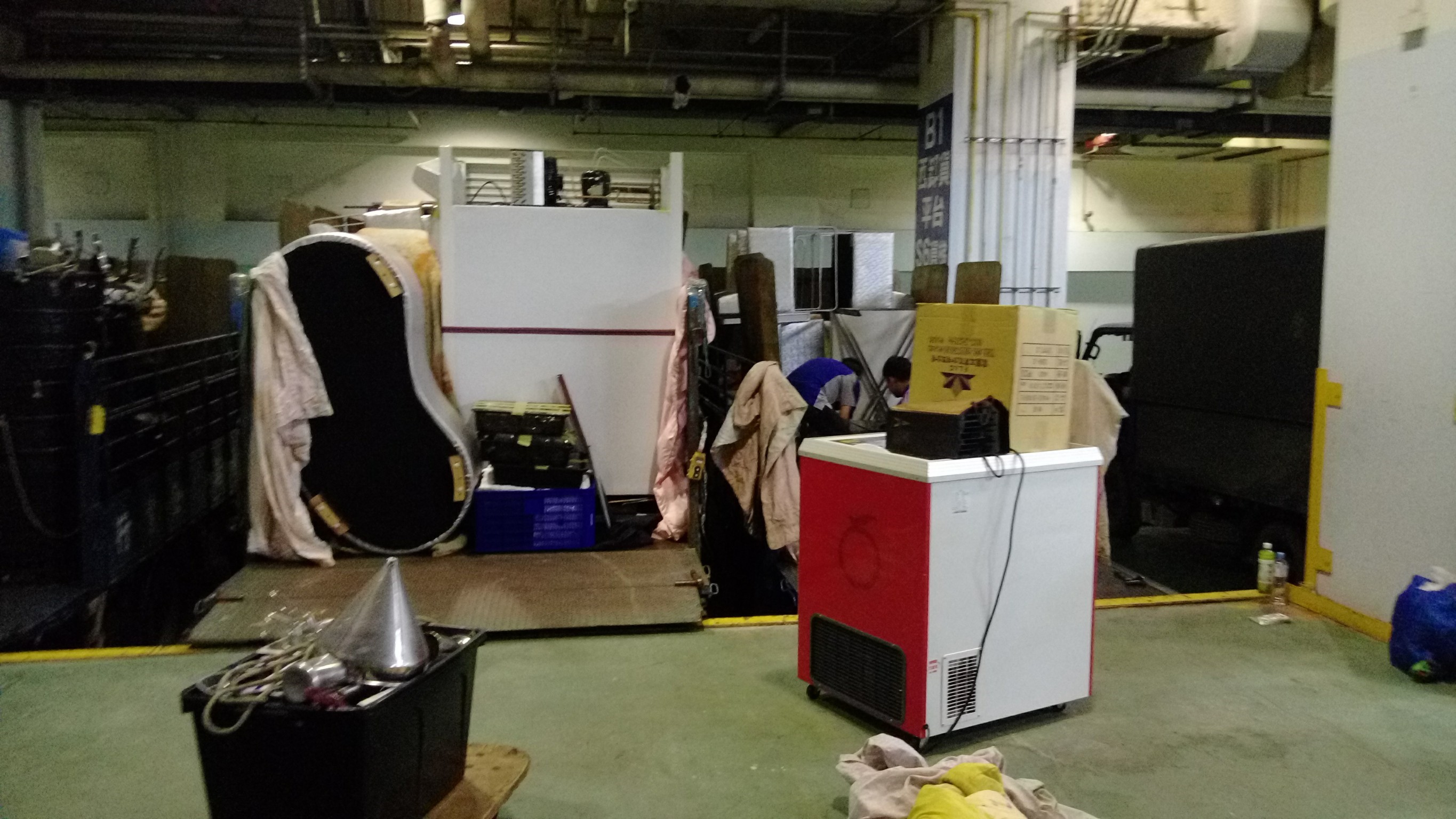 店面設備儀器原木桌搬運28