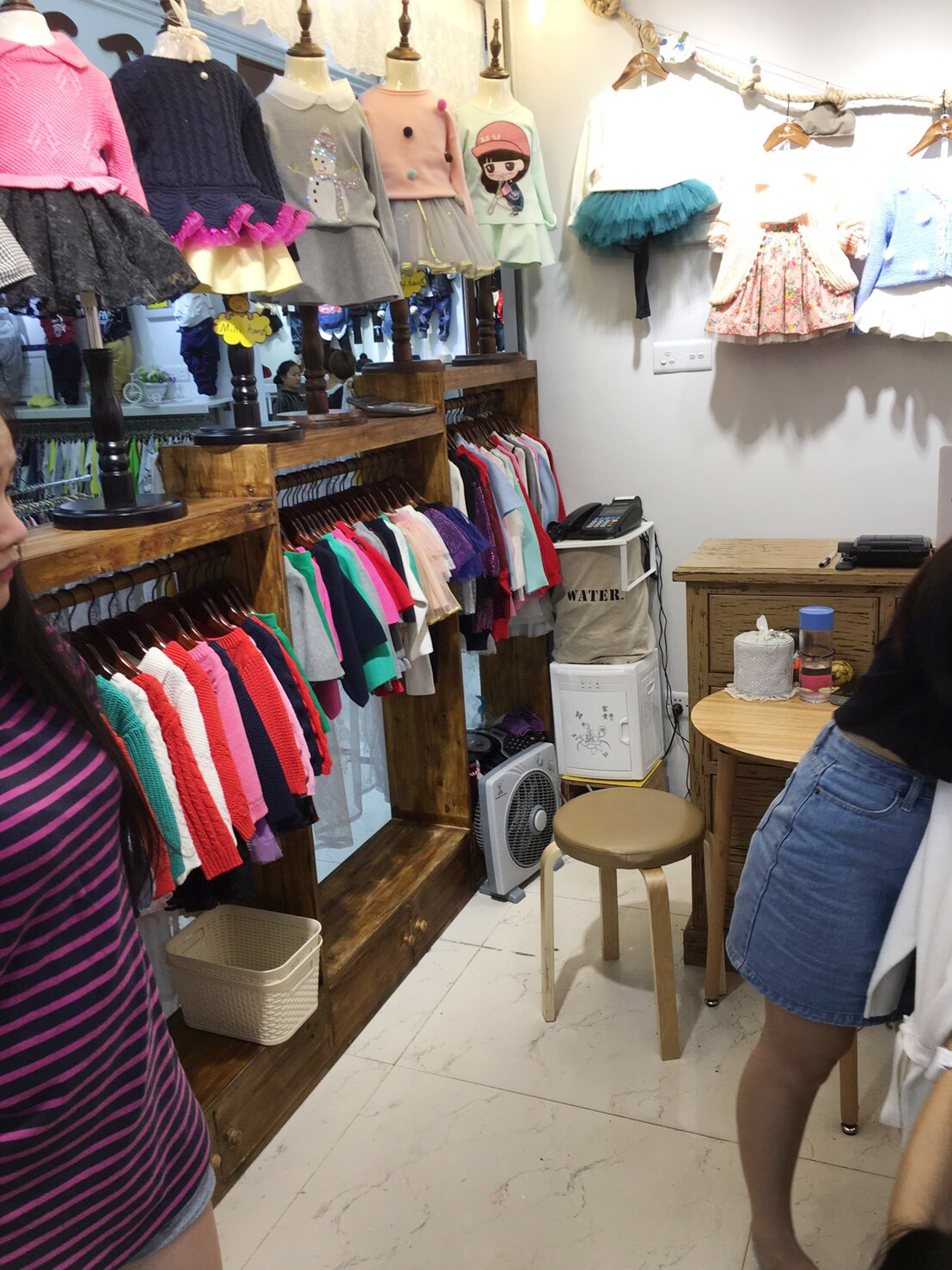 士林童裝店面設計