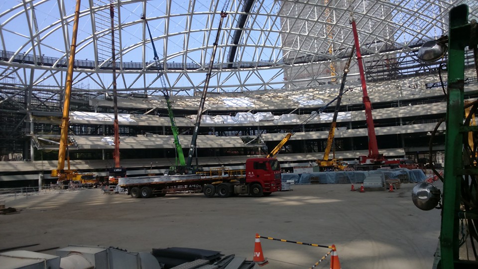 吊卸安裝精密半導體,自走式高空作業車出租,螃蟹吊車,起重工程