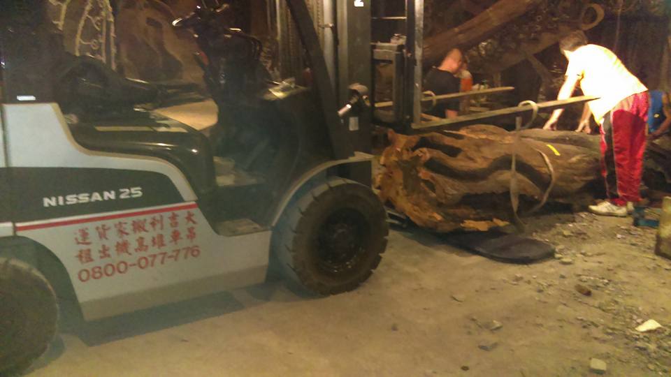 木頭搬運