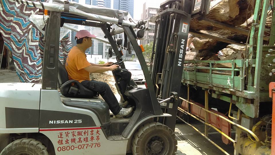 吊車搬運,堆高機搬運