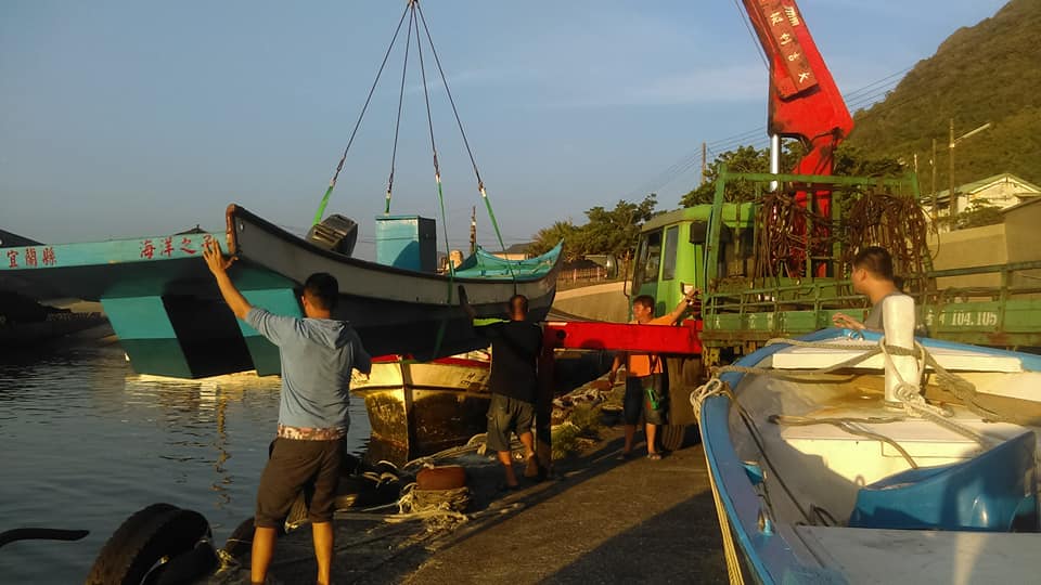 宜蘭縣烏石港吊魚船下海典禮