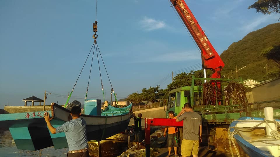 宜蘭縣烏石港吊魚船下海典禮