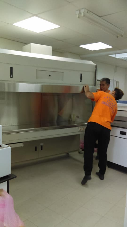 南京東路吊運儀器作業