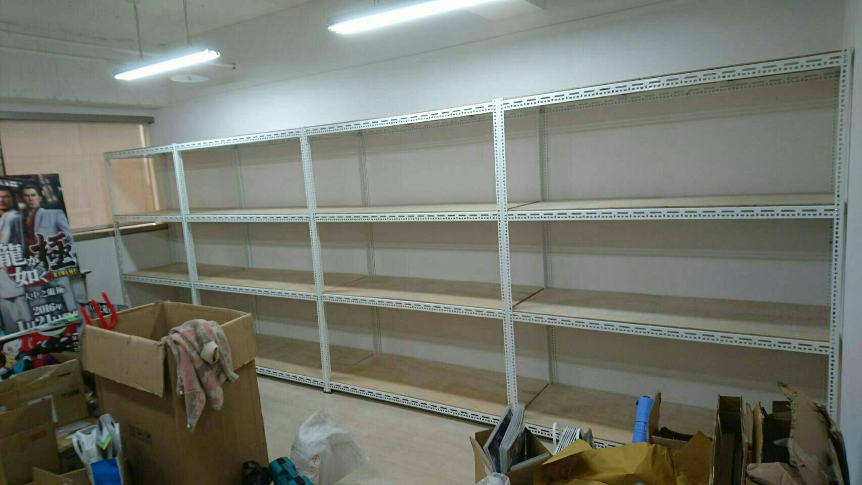 白色萬能角鋼架