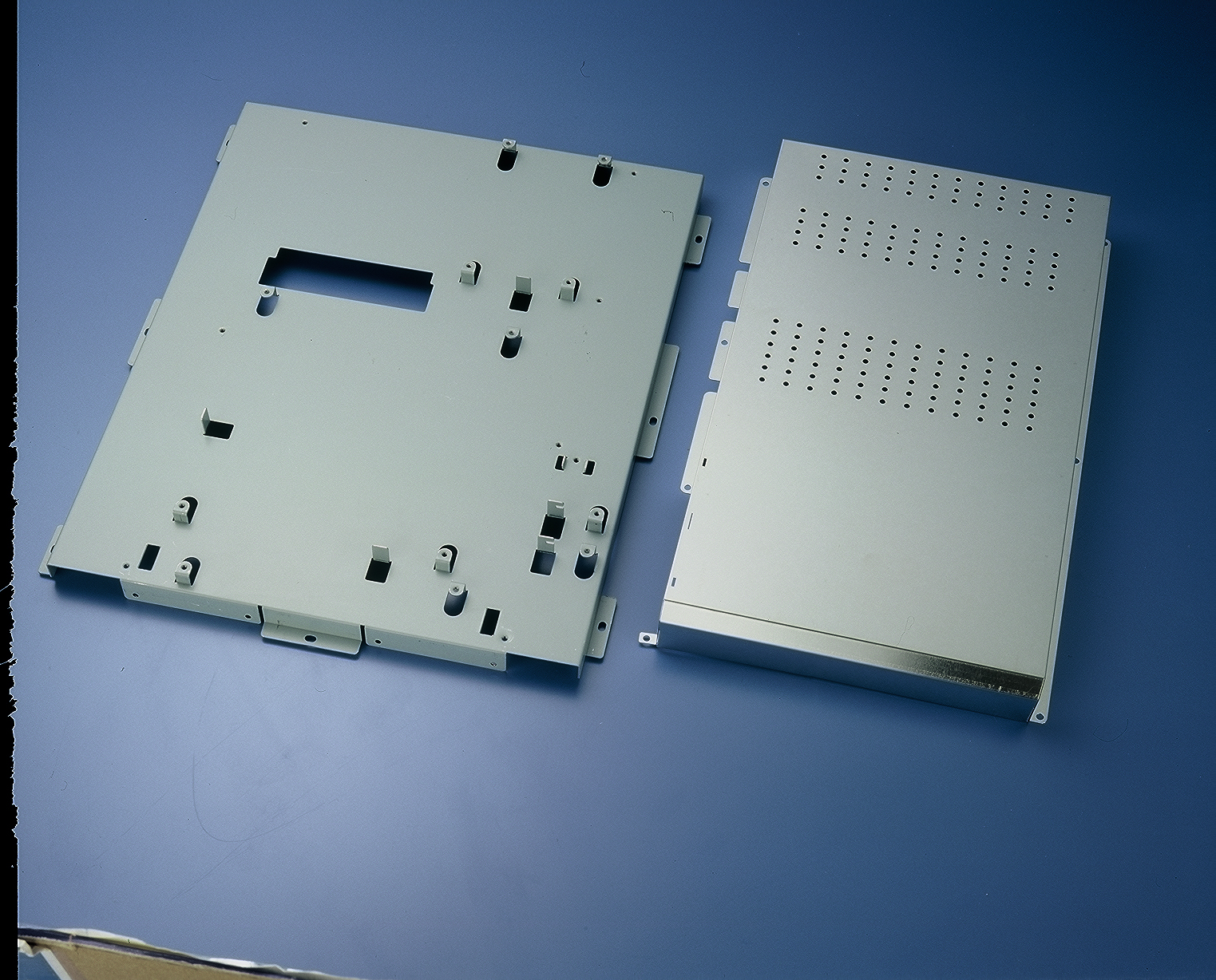 雷射鈑金樣品，CNC折床加工02