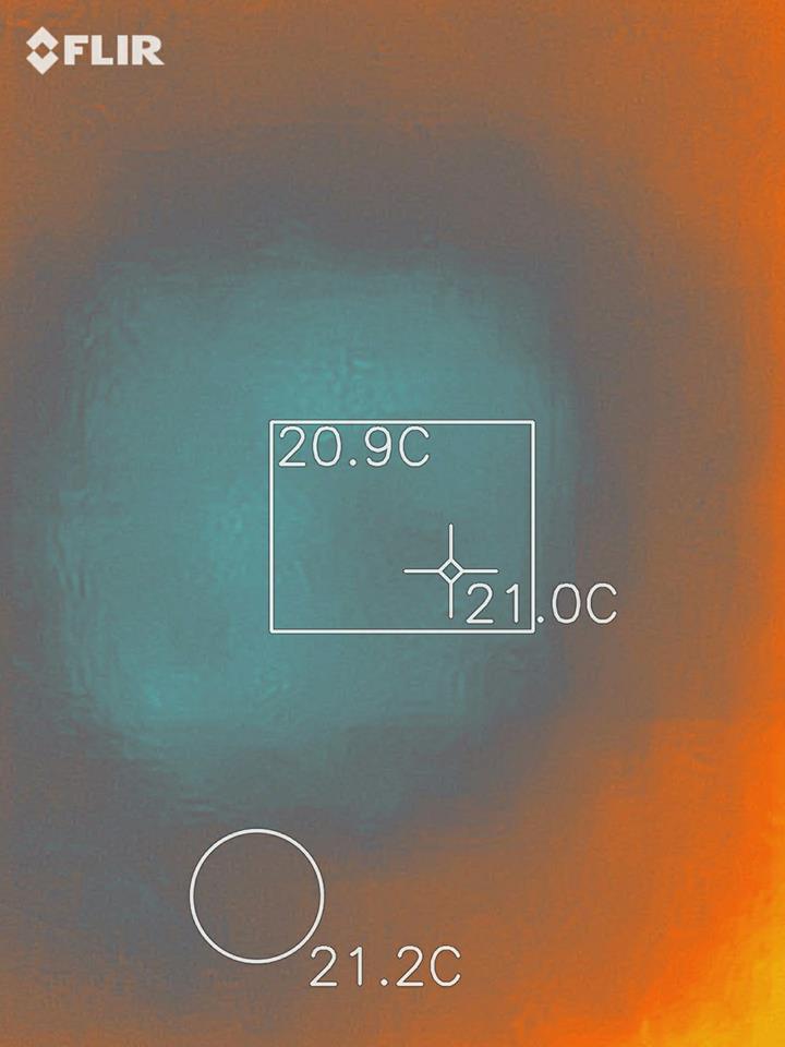 新建案大樓天花板少許含水