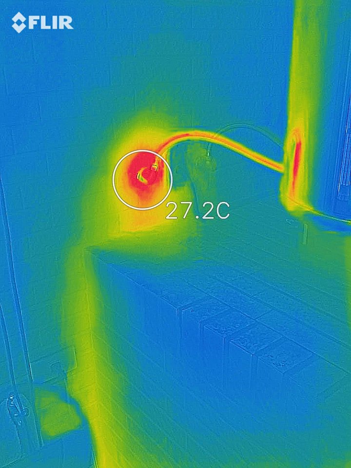 牆內熱水管微漏