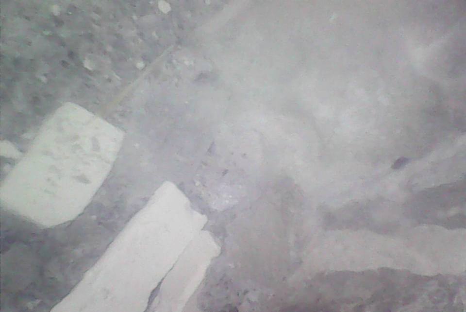 台南預售屋驗屋現場檢測地排孔內缺失/地排孔內有紙屑