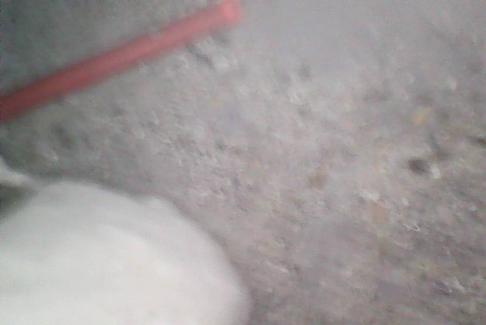 高雄驗屋新成屋現場缺失/地排孔內有飲料吸管