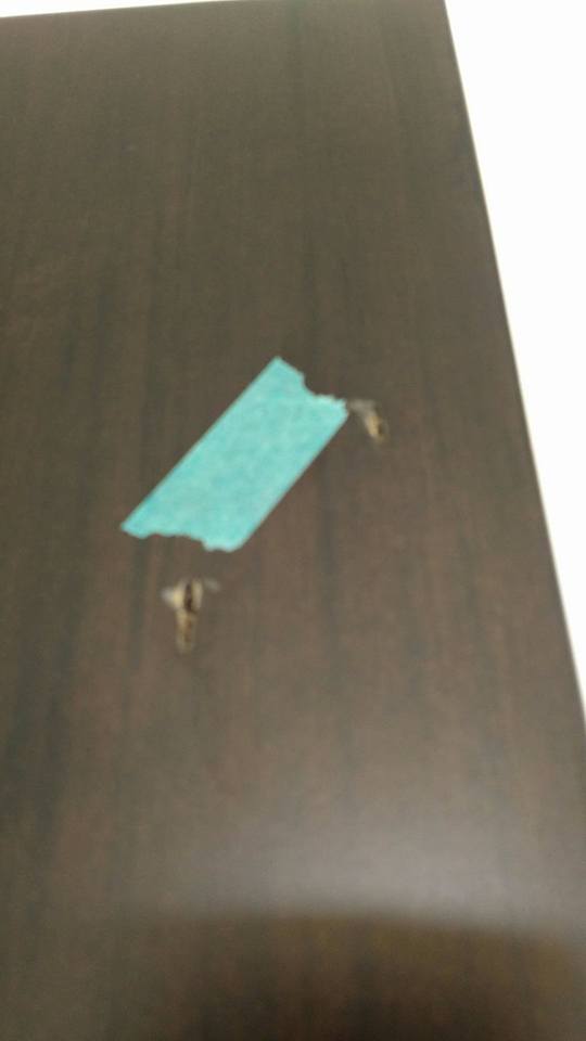 木製拉門框刮傷變形