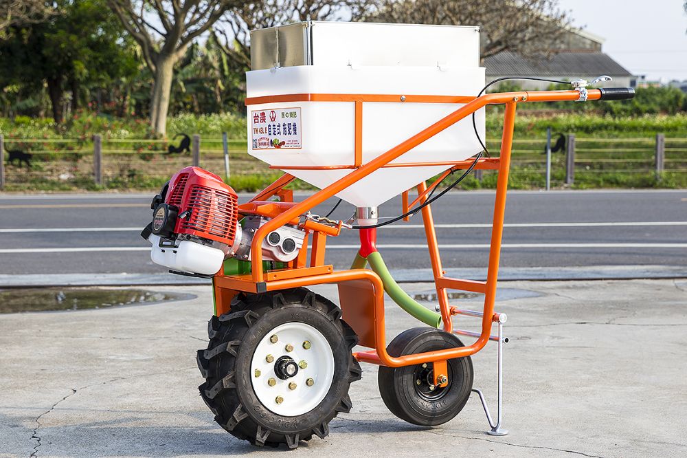 台灣農機行|TW43LE自走式施肥機