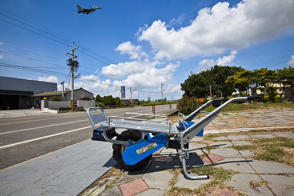 台灣農機行|電動單輪搬運車