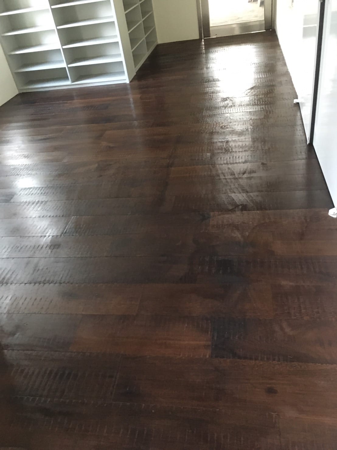 木地板上保護油後