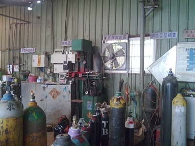 鋼瓶壓力測試區