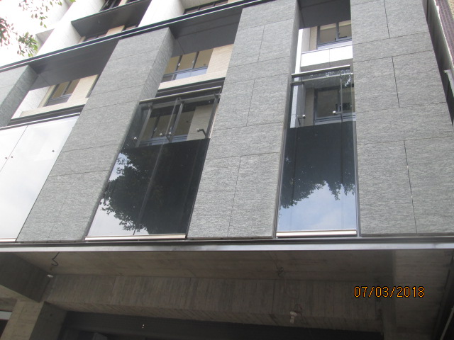 北市住宅玻璃欄杆05