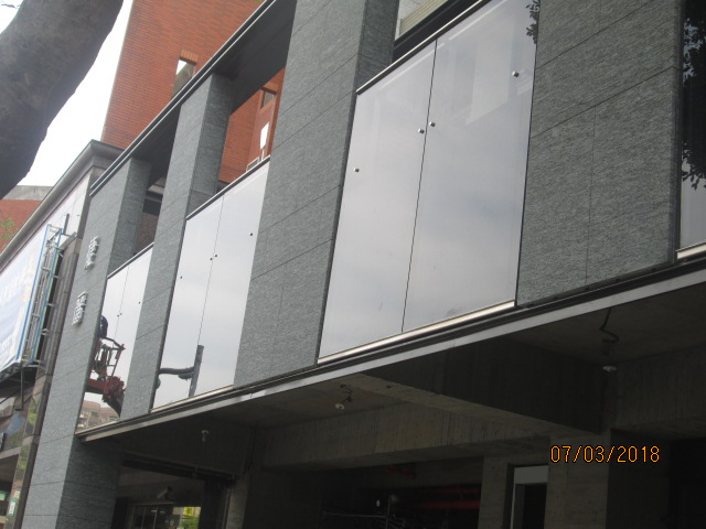 北市住宅玻璃欄杆04