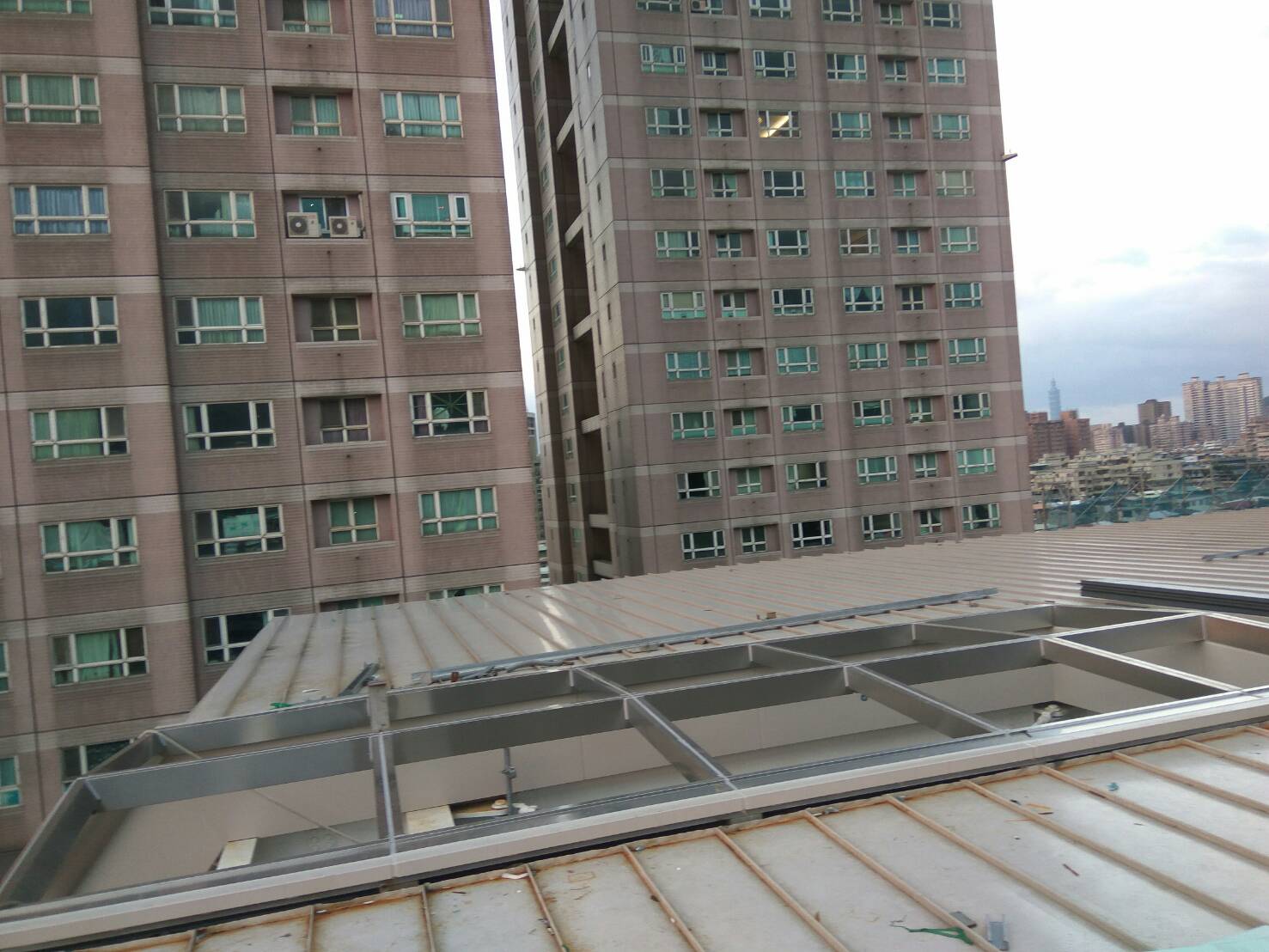 捷運車站天窗不銹鋼包板02