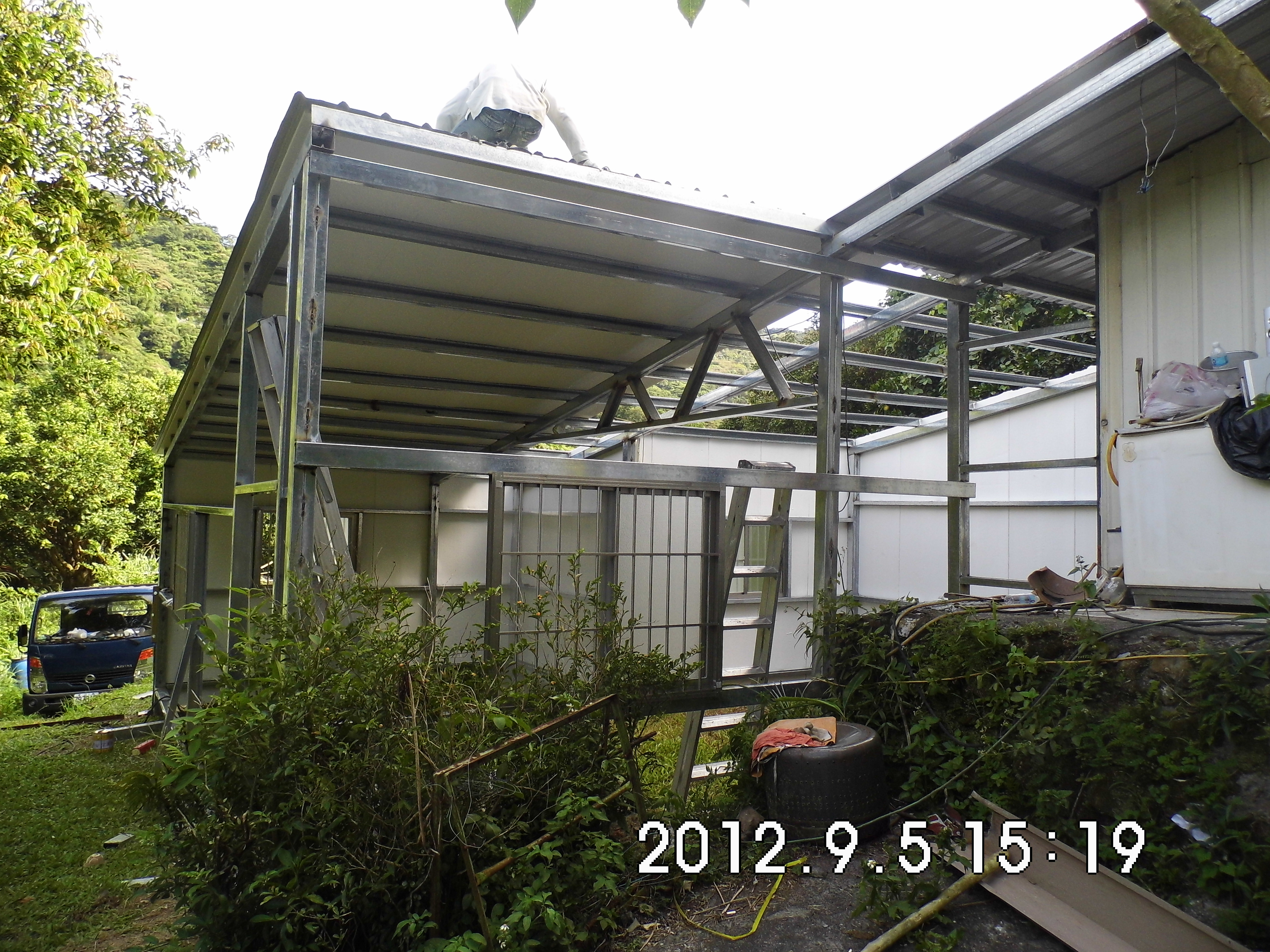 石碇民防鐵皮換新02