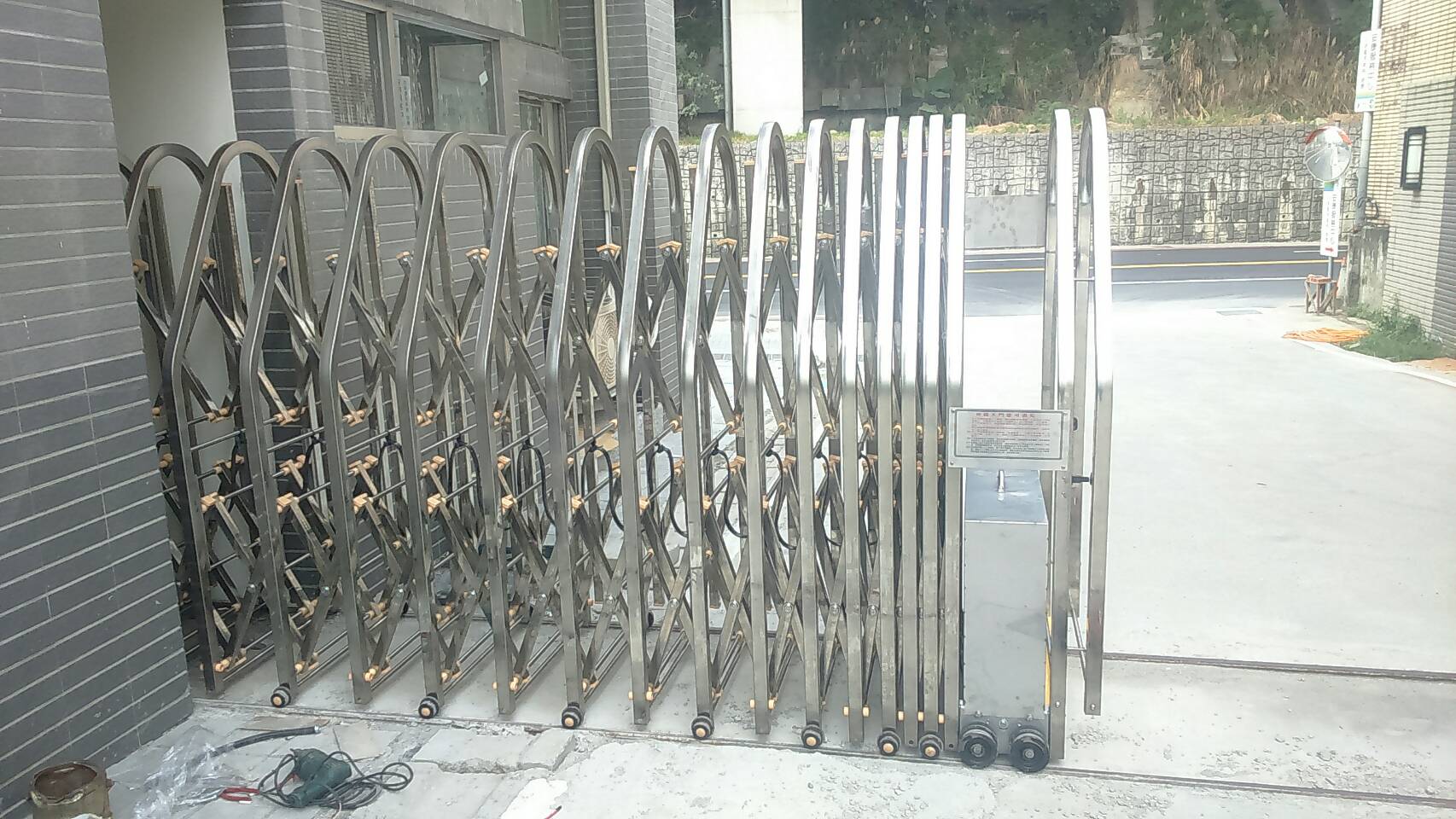 中華電信案自動軌道大門02