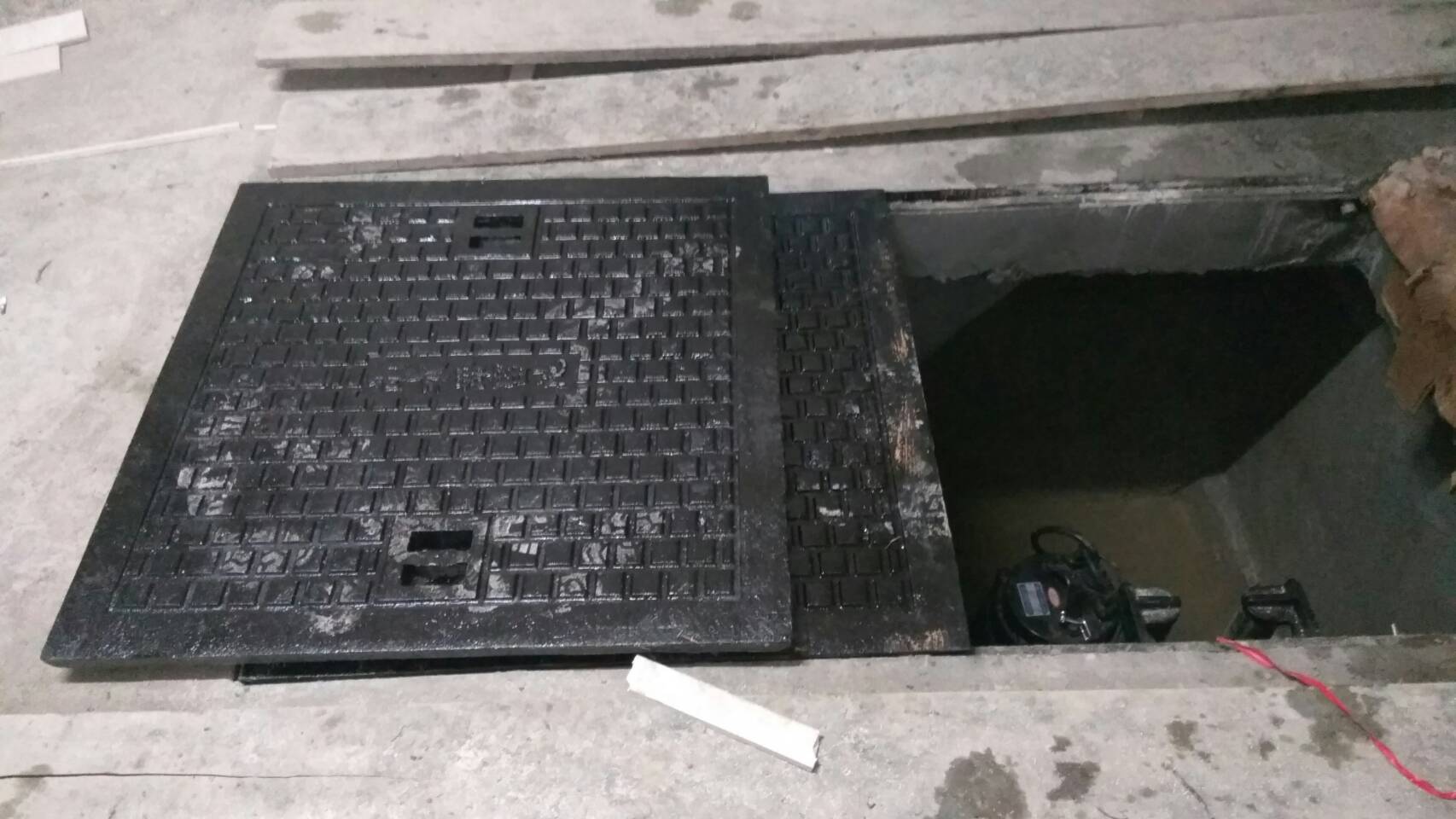 永運案人孔蓋02